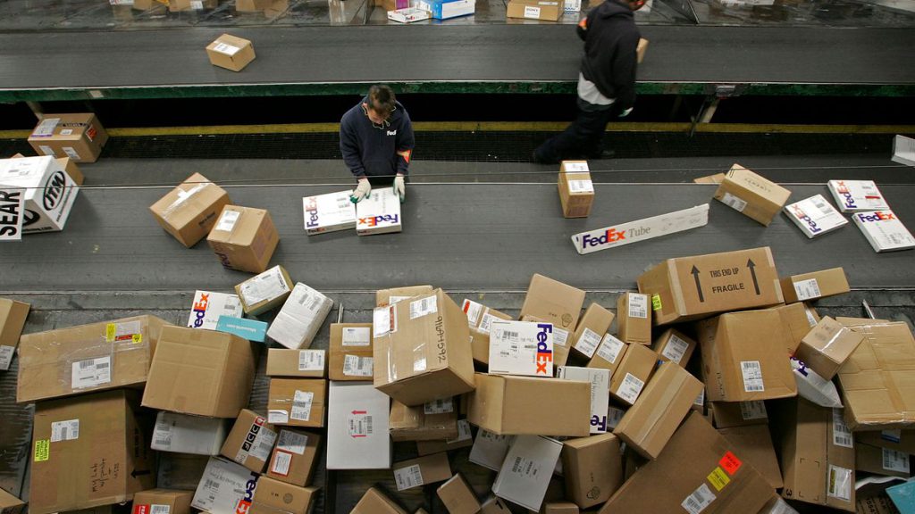 FedEx Preps Revamp of Operations, Networks for Long-Term Savings