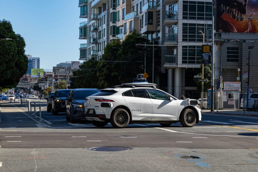 Despite status as a global tech hub, Seattle passengers still can’t hail a driverless ride
